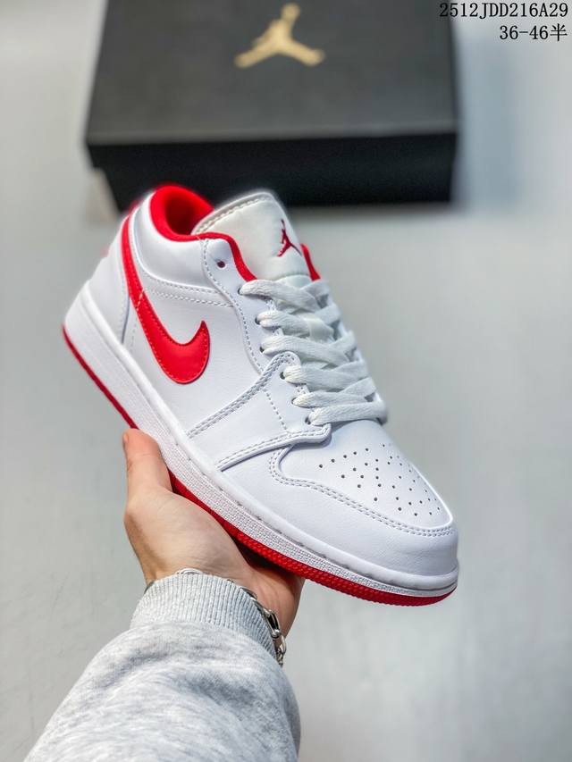 特价公司级乔丹Air Jordan 1 Low Aj1 Wh 乔1 低帮复古文化休闲运动篮球鞋。凭借出色的性能和吸睛的外观， Air Jordan直是风球场和街