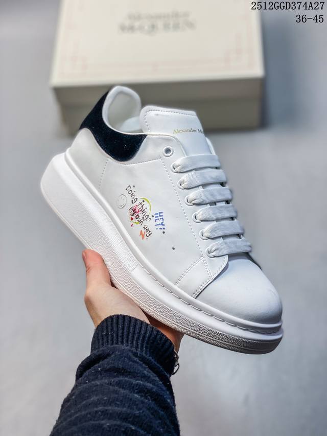 公司级Alexander Mcqueen 亚历山大麦昆 Oversized Sneaker 光滑小牛皮 低帮联名时尚板鞋 12Ggd374A27
