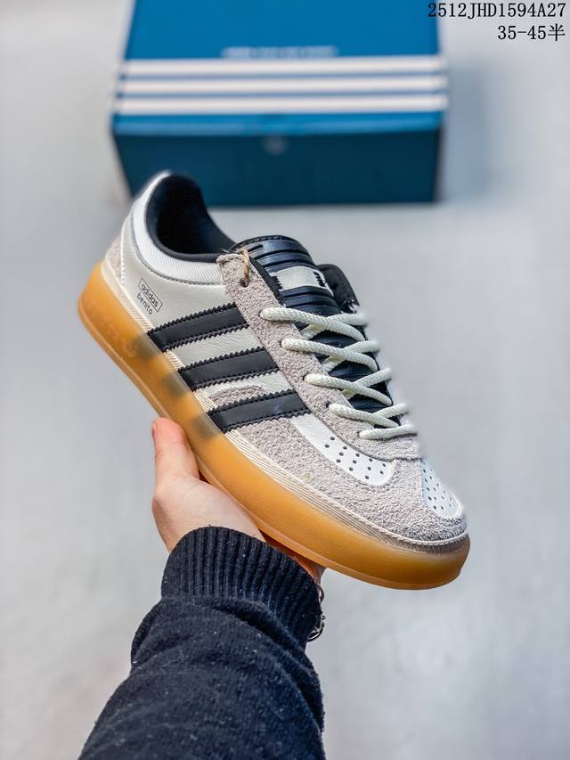 Adidasad Bunny Gazelle Indoor If9735 采用翻毛皮组合环保纤维革鞋面材质，内环保海玻璃鞋垫，外置Rb橡胶大底 三叶草新联名鞋造