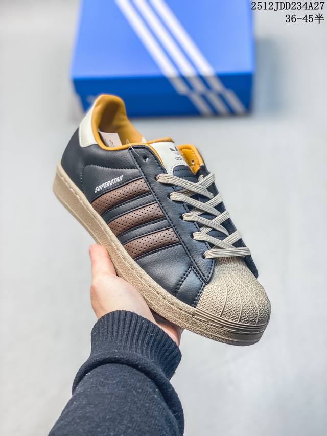 真标Adidas Originals Superstar贝壳头系列 阿迪达斯 低帮经典百搭休闲运动板鞋 货号:Jp11940 尺码:36 36.5 37 38