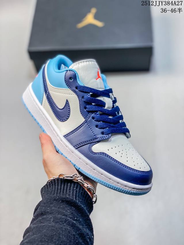 Jordan 乔丹 采用硬质牛剖革鞋面材质，外置防滑耐磨橡胶大底新版本 黑曜石 Aj1耐克Nike Air Jordan 1 Low Blue Chill Aj