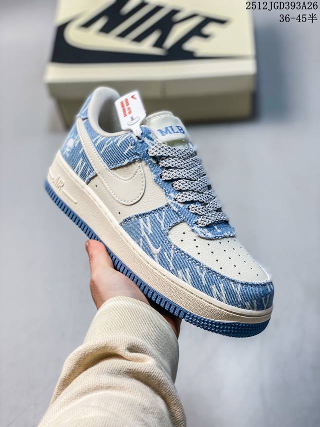 公司级：耐克 Nike Air Force 1 Low 空军一号 低帮百搭休闲运动板鞋 柔软、弹性十足的缓震性能和出色的中底设计，横跨复古与现代的外型结合，造就