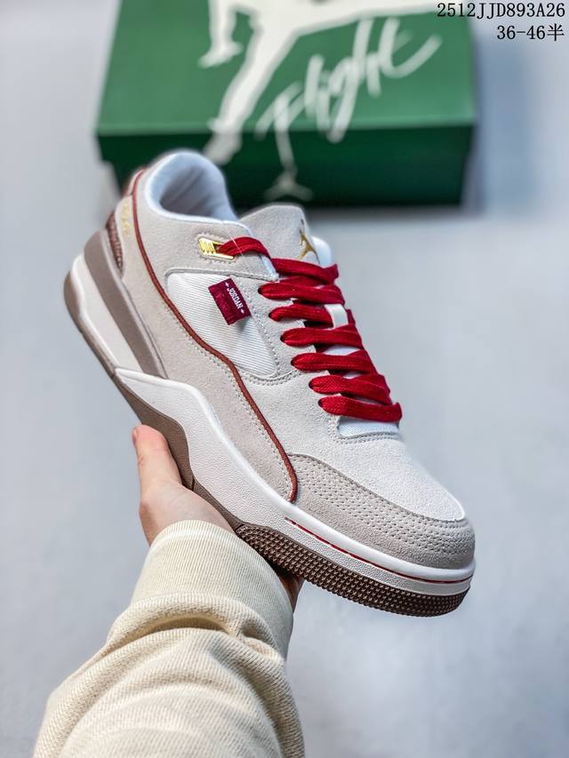 马年Air Jordan 4 Retro Flight Court Sp 低帮 黑色 Aj4 乔丹4代 Aj4 乔4 低邦 黑色 乔丹篮球鞋系列 鞋身整体以黑色