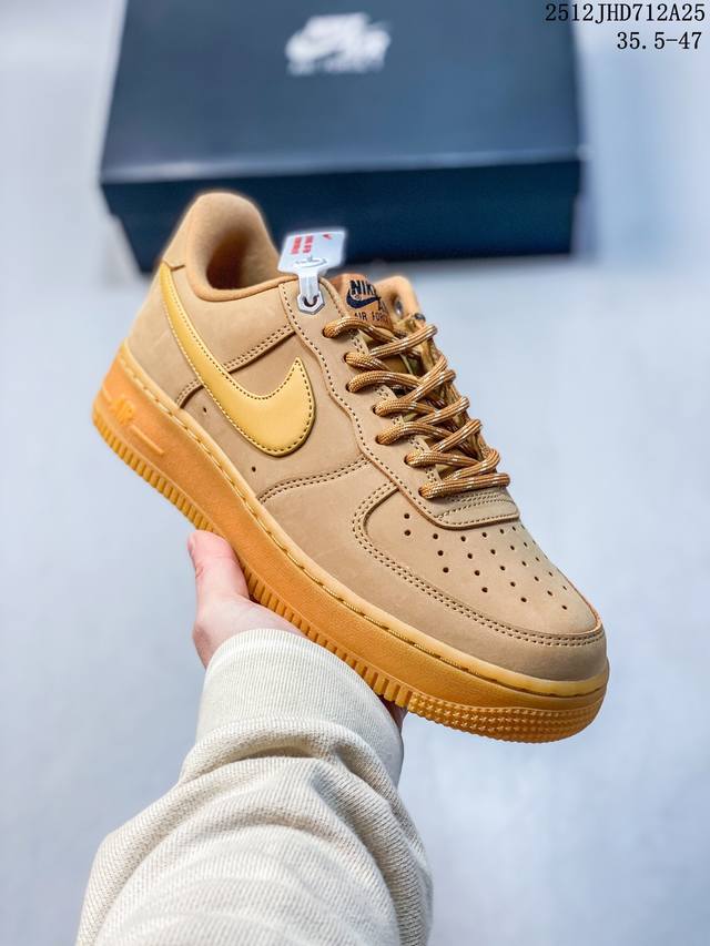 公司级Ambush X Nike Air Force 1‘07 Low 耐克 空军一号联名 低帮休闲板鞋 鞋款鞋身以及内衬均采用了纯色皮革打造 标志性的超大Sw