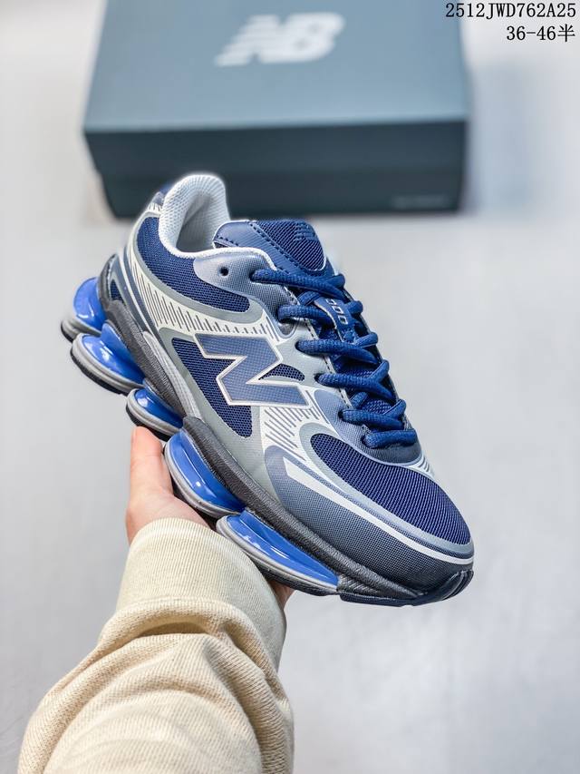 New Balance Nb2000舒适百搭防滑耐磨 低帮 休闲跑步鞋男女同款，2000款通过无缝流线型鞋面轮廓无疑偏向于前者，通过现代结构实现标志性的分层外观