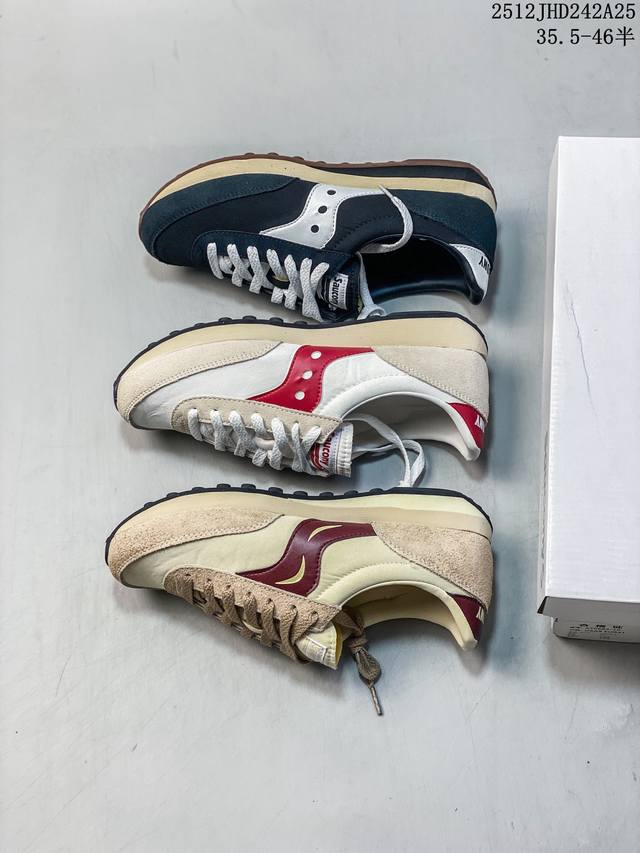 公司级 索康尼Saucony Triumph 80 系列低帮轻量舒适多功能休闲运动慢跑鞋 采用工学透气网织鞋面材质#内嵌3D环绕包裹缓震鞋垫#中底搭载 pwrr