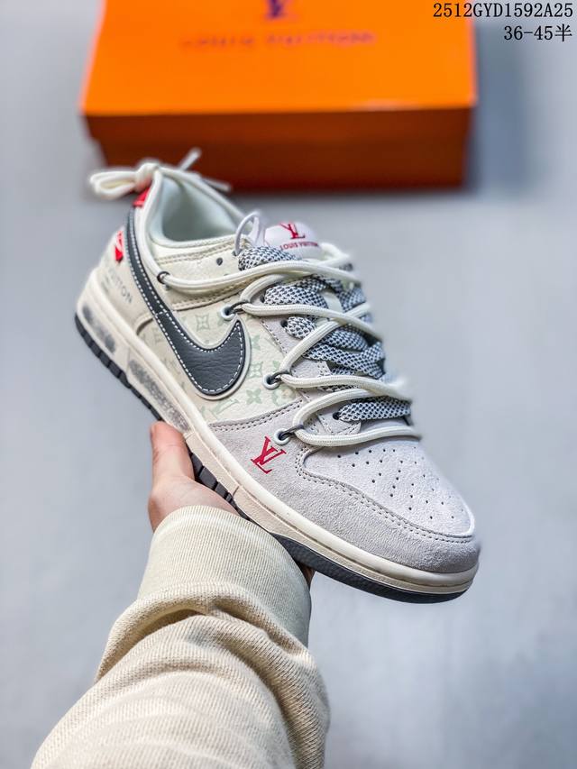 联名解构款｜潮流顶流碰撞！当Swoosh的街头基因遇上Lv的奢牌底蕴，这双Cx5050-Y51直接拉满潮流辨识度！米白磨砂皮基底叠印浅调老花，灰调Swoosh做