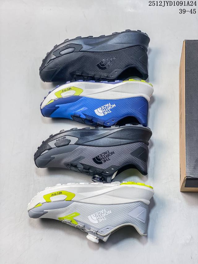 北面M Vectiv Enduris 4 舒适户外运动越野登山鞋 实拍首发 采用高端户外防水面料 专门为鞋底设计的橡胶以出色的耐磨性 鞋底采用Vibram大底