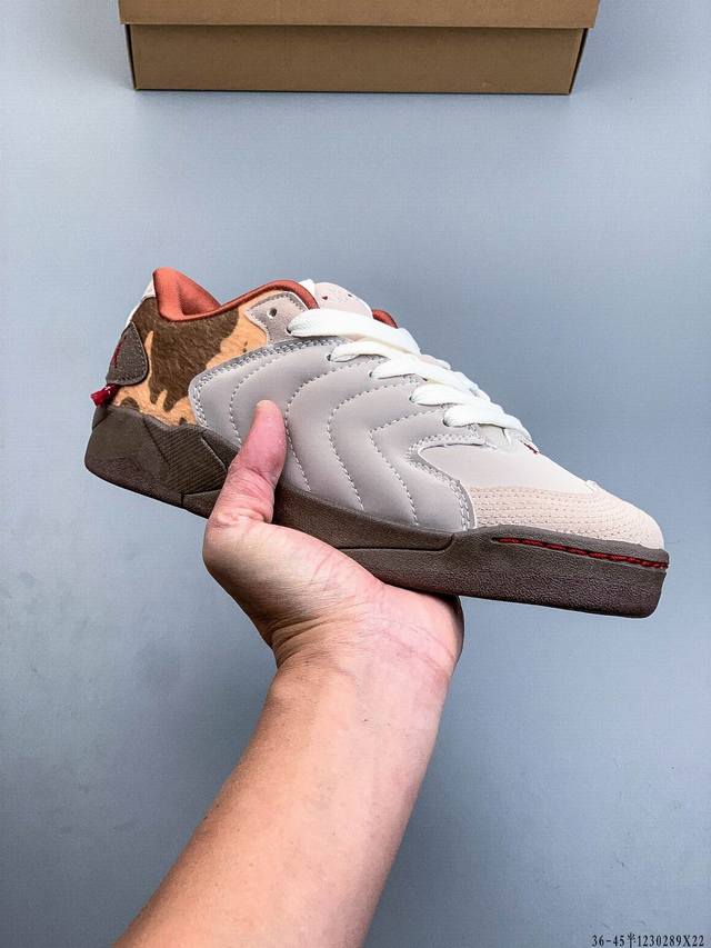 公司级！Nike耐克男鞋2025冬季新款 Jordan Session 运动休闲篮球鞋 延续90年代滑板鞋的面包轮廓造型，采用全皮质鞋身内衬加厚设计，后跟点缀J