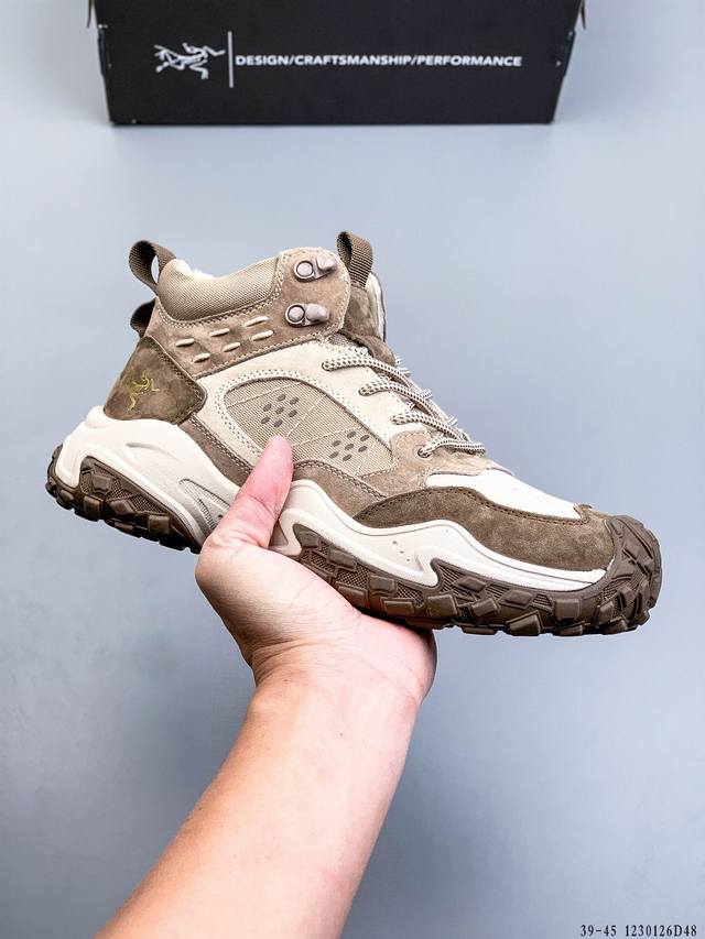 公司级！Arcteryx始祖鸟 Kopec Mid Gtx 覆盖防水 中帮户外登山徒步鞋 特有的独立衬垫 穿着更合脚 带有Gore-Tex防水内衬 提供透气性和