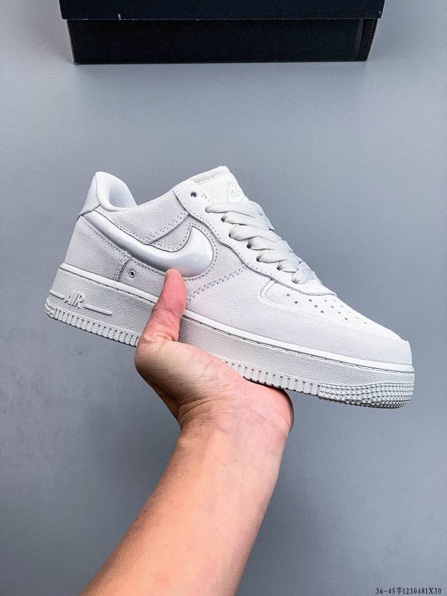 纯原版本 原楦数据纸版，采用硬质优质皮革鞋面材质，内置全掌Air Sole气垫。耐克 Nike Air Force 1 Low 空军一号低帮经典百搭休闲运动板鞋