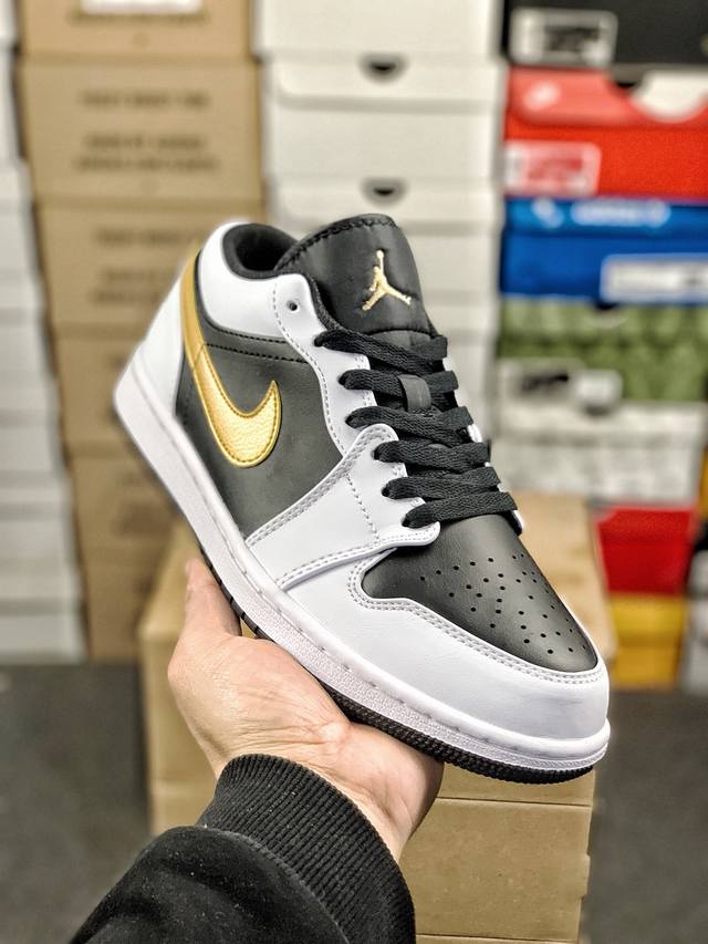 福利特价 #公司级福利 Air Jordan 1 Low 乔1 Aj1低帮板鞋 原鞋原档案开发 头层面料 原档冲孔鞋头 鞋垫背胶工艺 四线拉帮工艺 中底走线规整