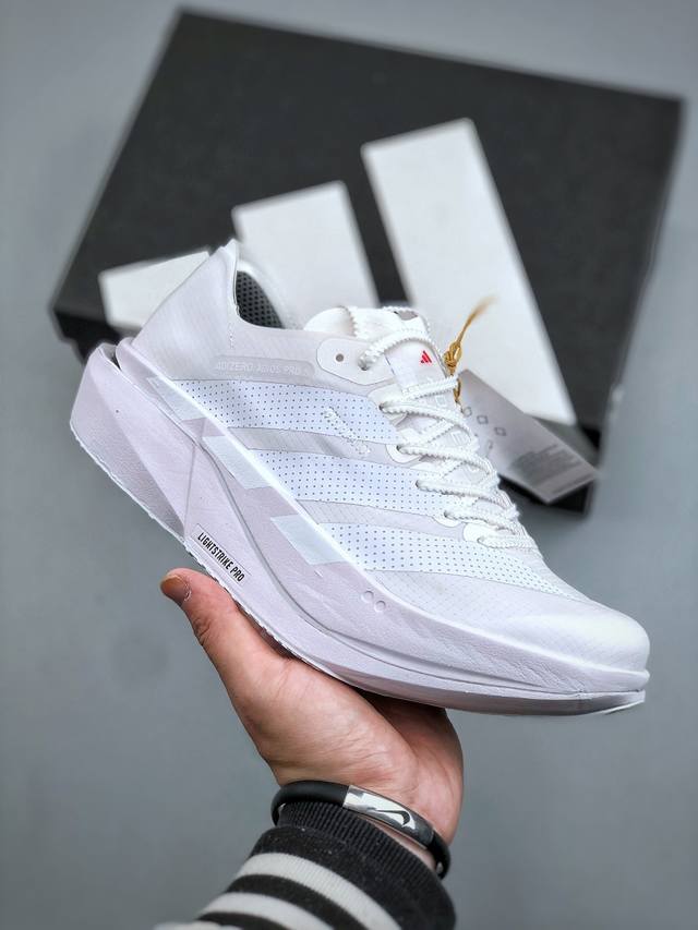 Adidas Adizero Adios 5 M 马拉松竞速专业跑鞋 Celermesh针织网面非常轻薄 纤维间的缝隙很大 可以保证跑步时的透气、排汗效果 鞋舌