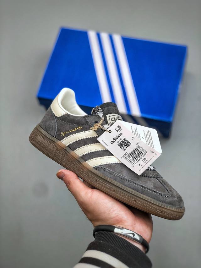Adidas Samba Og 桑巴舞街头系列德训运动板鞋 采用固色翻毛皮组合牛剖革鞋面材质 货号：Kj6303 尺码：35.5-45 半