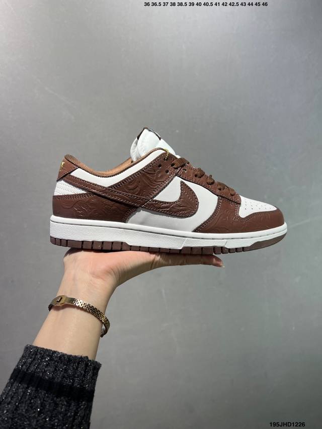 耐克 Nike Sb Dunk Low pro 男女同款运动鞋复古板鞋，尽情迈步，彰显个性风采。采用柔软皮革鞋面，经久耐穿，塑就如元年款 Dunk 般的复古质感