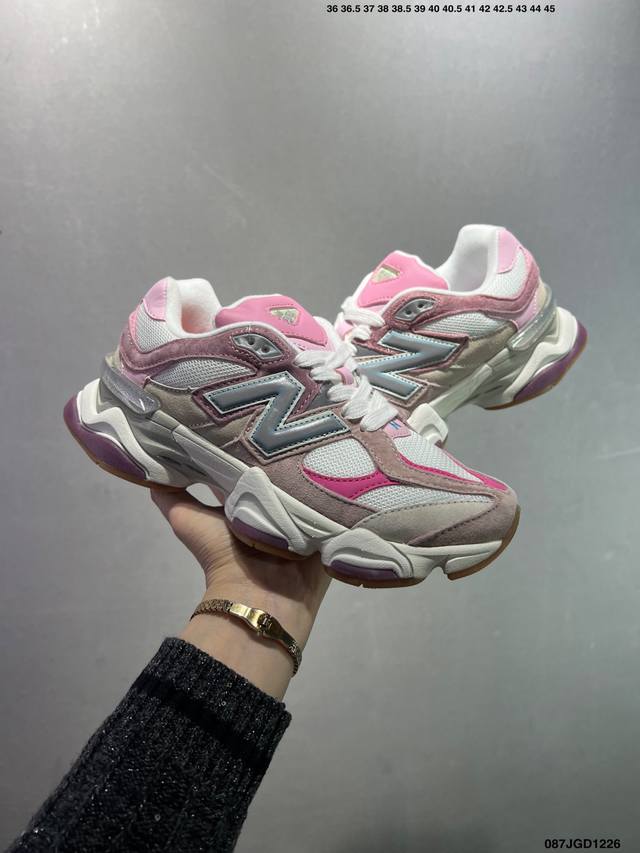 Joe Freshgoods X New Balance Nb9060 联名款 复古休闲运动慢跑鞋 鞋款灵感源自设计师本人对夏日的怀日回忆。鞋面大身由空间双格及