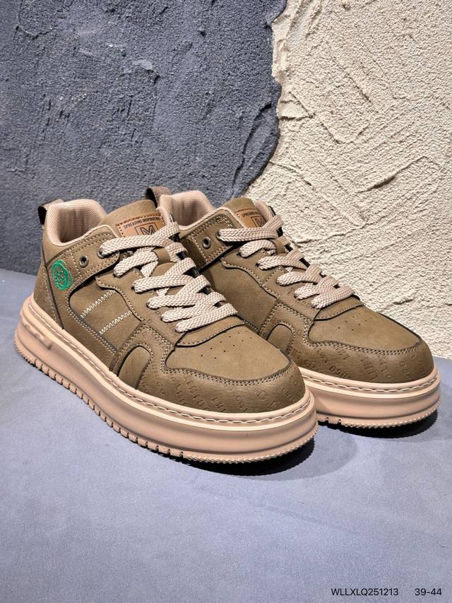 新品上市实拍 Ecco爱步 广东原版透气 配备原版三件套 防尘纸 高弹大底 全头层牛皮 新款百搭休闲款 纯手工制成 鞋面走线工整 清晰质感 原单品质 拼接运动透