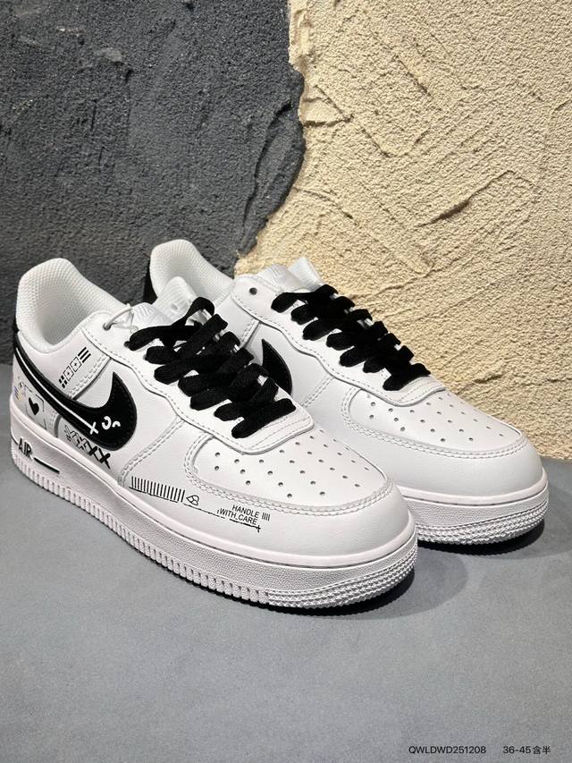 新品上市实拍 Air Force 1 Low’07 空军一号低帮休闲板鞋 定制皮料 原楦原纸板 纯正空军版型 内置全掌气垫 货号：男 Cw2288-114 女