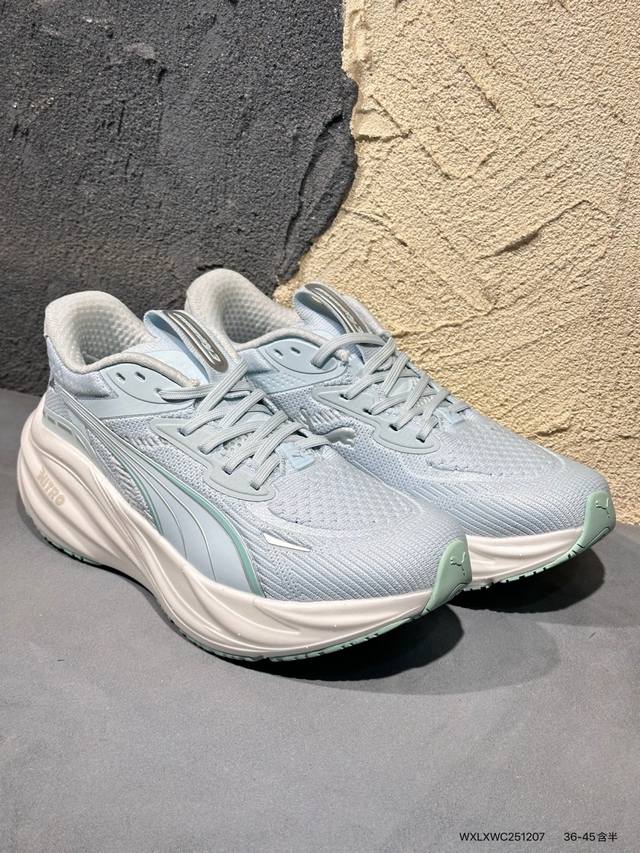 新品上市实拍 以 诗意反叛 重塑，联名彪马全球品牌大使Rosé X puma Speedcat Leather Black White 极速赛车皮革版系列低帮德