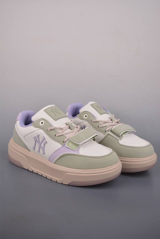 Mlb Trophy Vintage Lt 纽约洋基队 潮流时尚厚底运动鞋 以复古基调书写千禧美学 融合现代机能元素风格重塑经典老爹鞋 厚底设计轻盈增高放肆游走