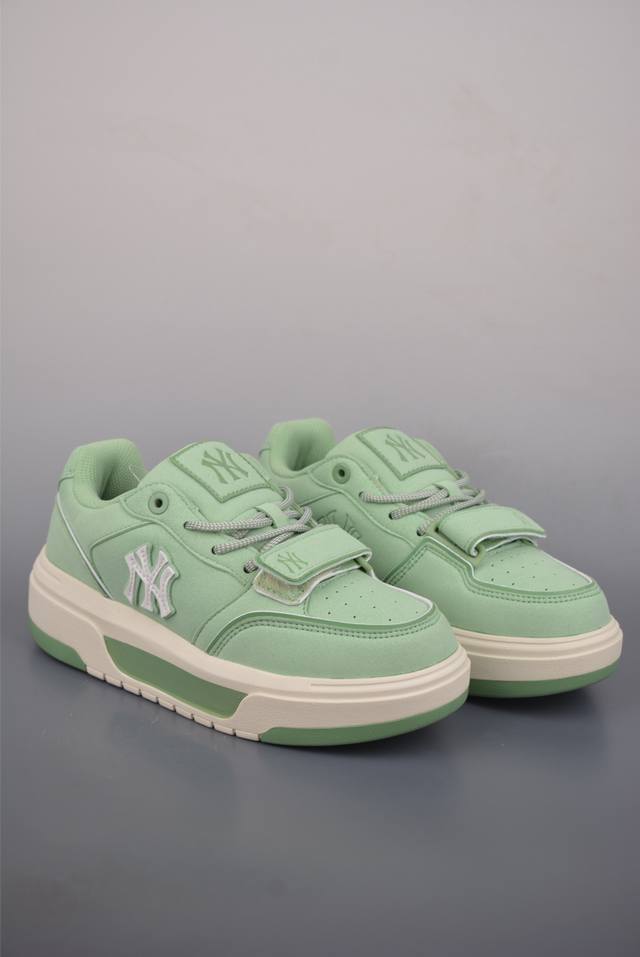 Mlb Trophy Vintage Lt 纽约洋基队 潮流时尚厚底运动鞋 以复古基调书写千禧美学 融合现代机能元素风格重塑经典老爹鞋 厚底设计轻盈增高放肆游走