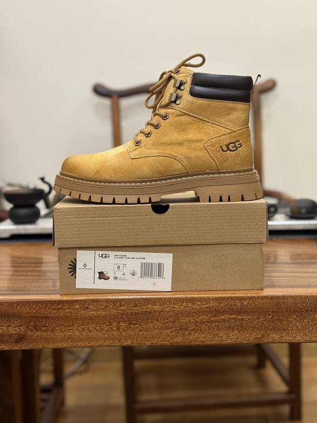 新货#Ugg 秋冬新品 毛绒一体内里保暖锁热 秋冬必备 户外中帮休闲马丁靴雪地靴系列 广东大厂品质 秋冬新款 时尚潮流搭配 面料釆用意大利进口磨砂牛皮 全鞋真牛