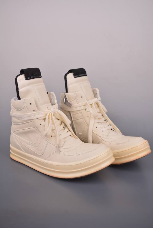 Ro Rick Owens 瑞克 欧文斯 高帮 细鞋带款 奶白色 广东纯原版本 皮料 东莞原厂进口全新2025年新材质“摔纹粒面头层小牛皮” 鞋带 鞋带采用水染