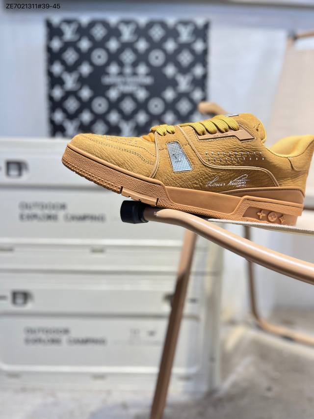 广东原厂# 路易威登 Louis Vuitton Lv路易威登板鞋 新款 Lv Trainer最新配色运动鞋 L家 篮球鞋风格运动鞋 该鞋由艺术总监 Virgi