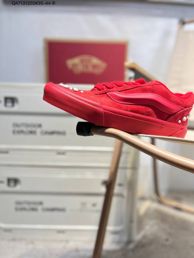 真标硫化工艺#原厂档案开发铝楦版型#正确安娜系列翘头鸟嘴贴条弧度致敬滑板文化，联乘瑞典著名鞋店Sneakersnstuff X Vans Sk8 Mid Sns