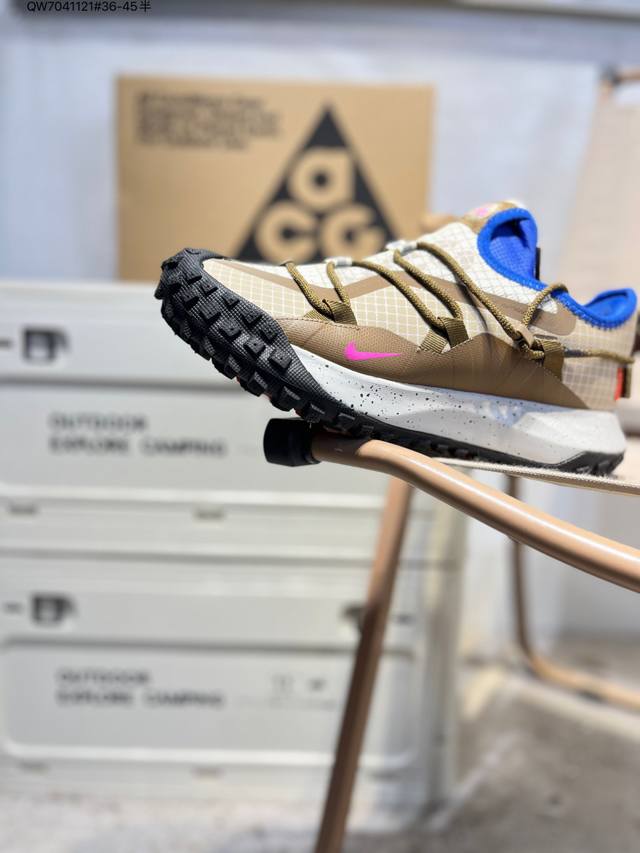 耐克 Nike Acg Mountain Fly Low Gtx Se 男女子运动鞋户外登山徒步鞋。采用匠心设计，打造耐穿迅疾风格，让你在沙漠、峡谷和深山中探险