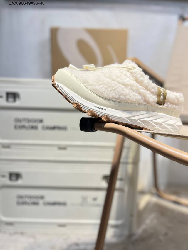 Asics Gel-Sonoma Wt 耐磨透气低帮休闲鞋 户外机能元素 赛道持续对未来世界的无限想象和探索 经典鞋面设计赋予其更加流畅的外观和出色的包裹性 大