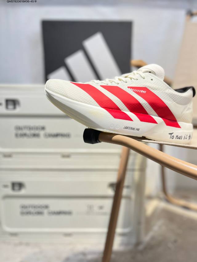 Ad Adizero Adios pro 4零度进化版系列低帮轻便透气竞速休闲运动慢跑鞋 相信大家对去年 Adidas 横空出世的 顶级超跑 Adizero A