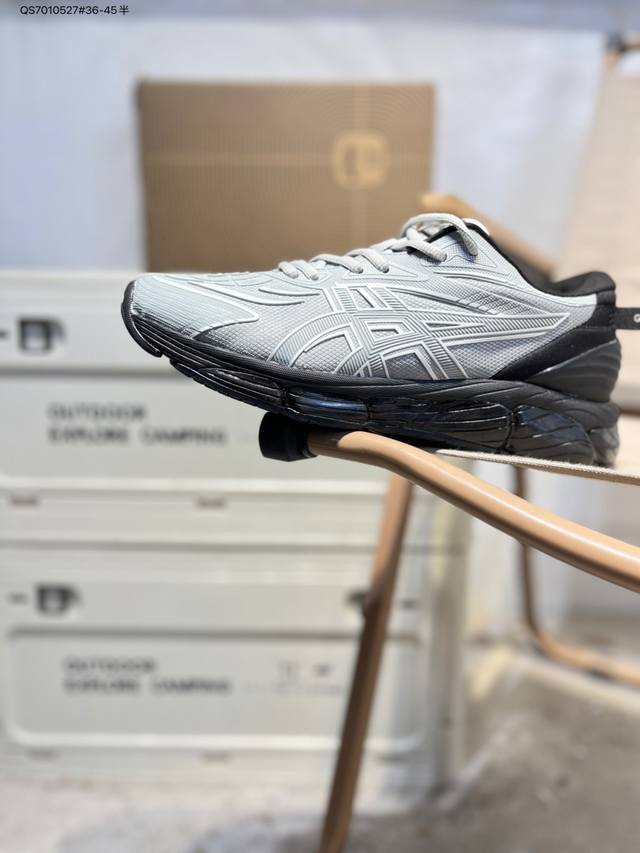 Asics Gel-Quantum 360Viii 亚瑟士经典跑鞋 如今机能风和户外风吹得正劲，便是主打“Urban Outdoor机能越野风格”，城市和户外场