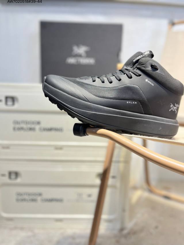 始祖鸟 Konseal Lt W覆盖透气男越野跑鞋 适合技术路线单日徒步穿着也可以一脚蹬穿法 Aeriosflgtx鞋受到长途野外跑步鞋的启发 适合在变化的地形