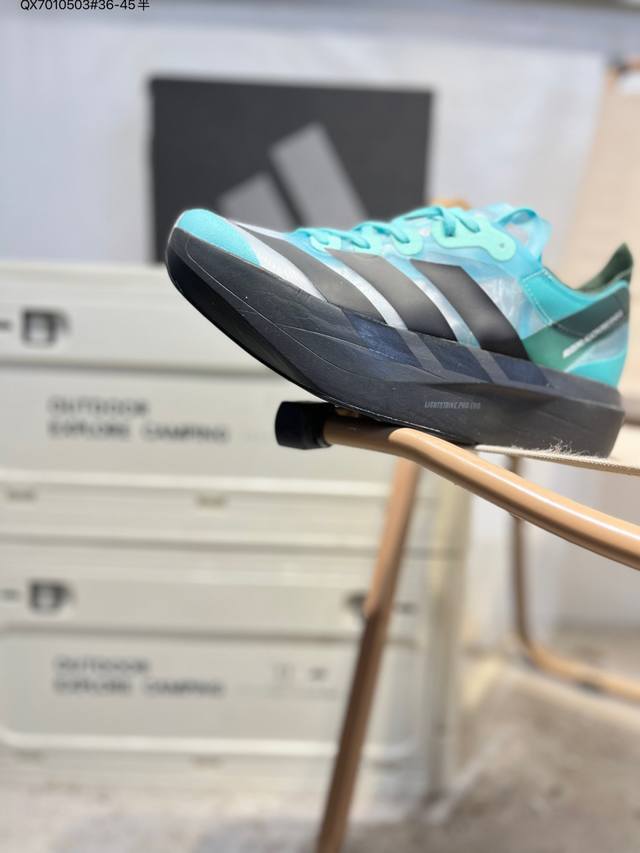 Adidas Adizero pro Evo 2 阿迪达斯 舒适百搭防滑耐磨 低帮 休闲跑步鞋 中底配置方面搭载全掌Lightstrike pro 鞋面采用透气