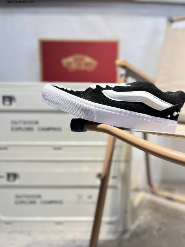 真标硫化工艺#原厂档案开发铝楦版型#正确安娜系列翘头鸟嘴贴条弧度致敬滑板文化，联乘瑞典著名鞋店Sneakersnstuff X Vans Sk8 Mid Sns