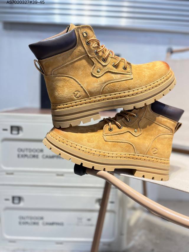 Ecco爱步男鞋轻便透气舒适耐穿 亲肤吸汗舒适内里 防滑防磨 持久干爽 简约粗绳系带 穿脱更加方便 柔韧防滑大底 鞋底立体凹槽 凹凸花纹加持 增强防滑减震性能