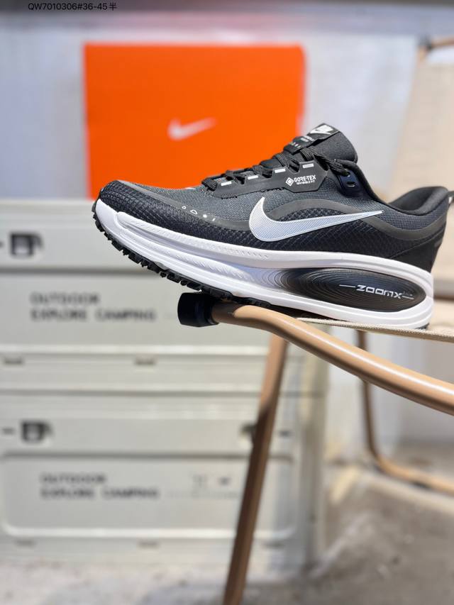 耐克Nike Vomero 18 Gtx 舒适减震防滑低帮跑步鞋 全掌Reactx泡绵中底 前掌和后跟还配备了Air Zoom气垫单元 据说跑起来更快更舒适哦