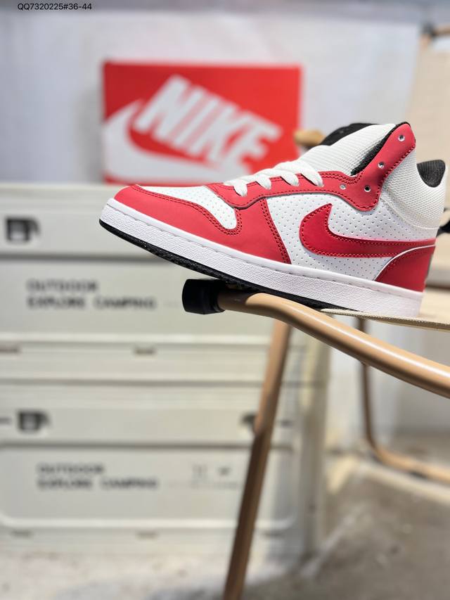 Nk Court Borough 小空军高帮百搭透气休闲运动板鞋 经典耐用的设计 兼顾舒适脚感和出众风范 演绎匠心之作 结构性的支撑贴合感结合复古篮球设计 塑就