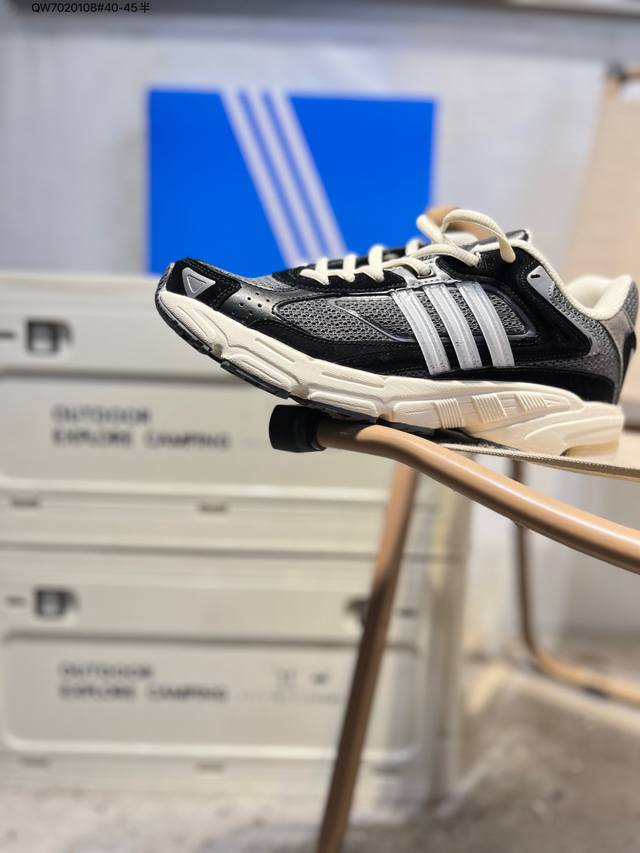 Bad Bunny Ad Originals Response Cl系列 老爹风复古透气缓震休闲运动慢跑鞋 整双鞋采用大面积的白色色为主调 搭配白色的中底和鞋带