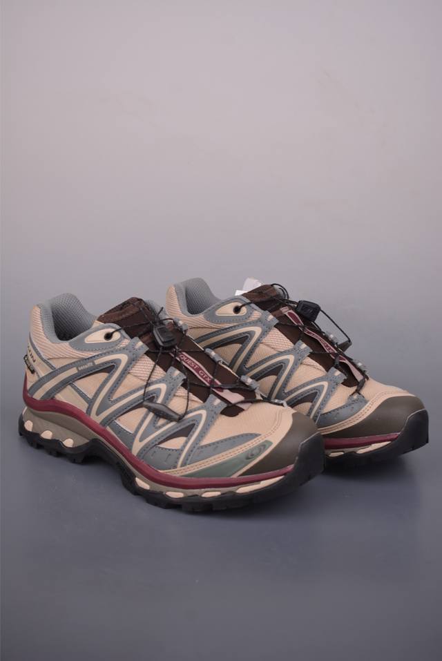 法国户外品牌-萨洛蒙 Salomon Xt Quest Gtx 探索者系列 潮流越野机能户外休闲运动跑步鞋 采用透气网布与防护皮革组合鞋面材质 牛角扣系带开合