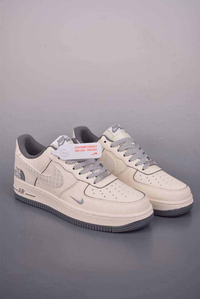Nike Air Force 1 Low 北面联名 原楦头原纸板 打造纯正空军版型 专注外贸渠道 全掌内置蜂窝气垫 原盒配件 原厂中底钢印、拉帮完美 官方货号: