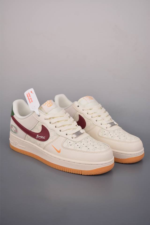 Nike Air Force 1 Low 古驰联名 原楦头原纸板 打造纯正空军版型 专注外贸渠道 全掌内置蜂窝气垫 原盒配件 原厂中底钢印、拉帮完美 官方货号: