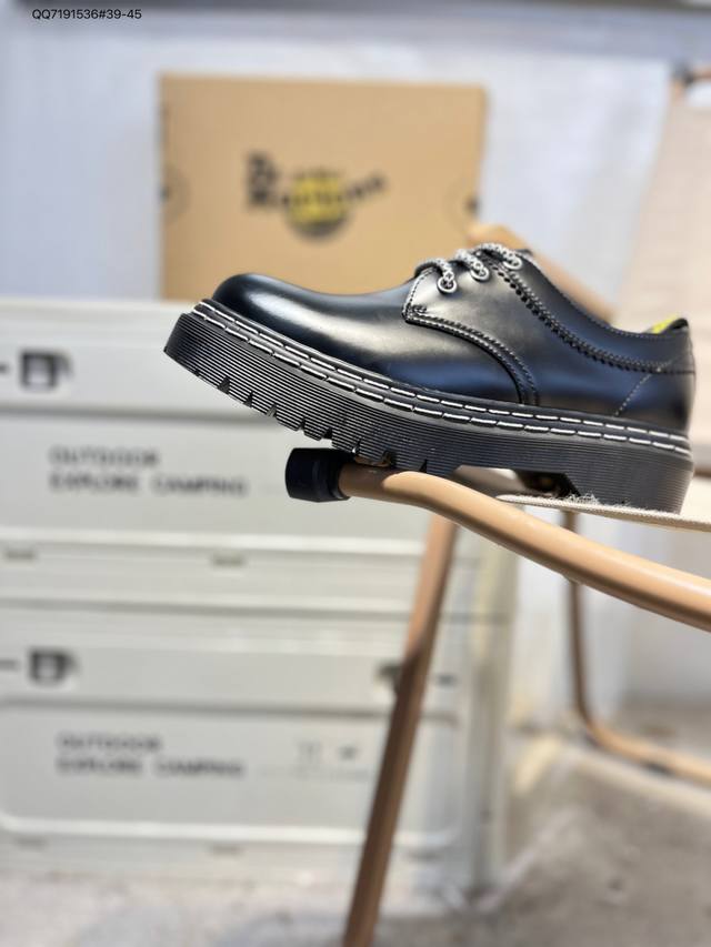 Dr.Martens 马丁医生1460系列 全机车走线 原材生产 香港代购 同一批次订单 全头层牛皮 进口橡胶大底 耐穿耐磨 专柜包装 可以入手啦 秋冬春三季随