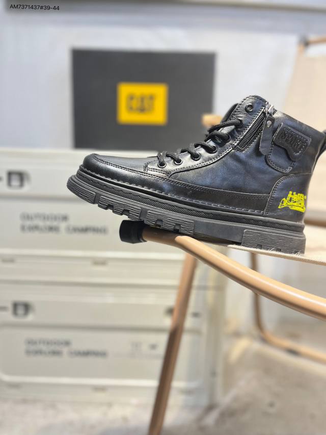 Cat 卡特 硬汉推土机品牌 系列工装休闲鞋 天猫同款 全新出炉 工艺品质 专为高端海淘代购客户准备 鞋面采用头层磨砂牛皮 此款每年销量爆炸pwc44100 A