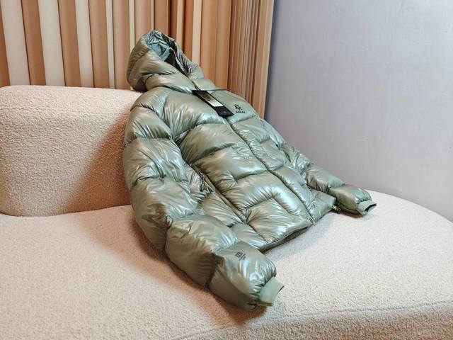 渠道优势 ！ 外贸保真版 凯乐石 Kailas 凯乐石5000Gt 拒水1000蓬鹅绒连帽雪山羽绒服 25年版 男女同款 配色:暗泉绿 尺码:Xs、S、M、L、
