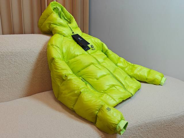 渠道优势 ！ 外贸保真版 凯乐石 Kailas 凯乐石5000Gt 拒水1000蓬鹅绒连帽雪山羽绒服 25年版 男女同款 配色:青柠绿 尺码:Xs、S、M、L、