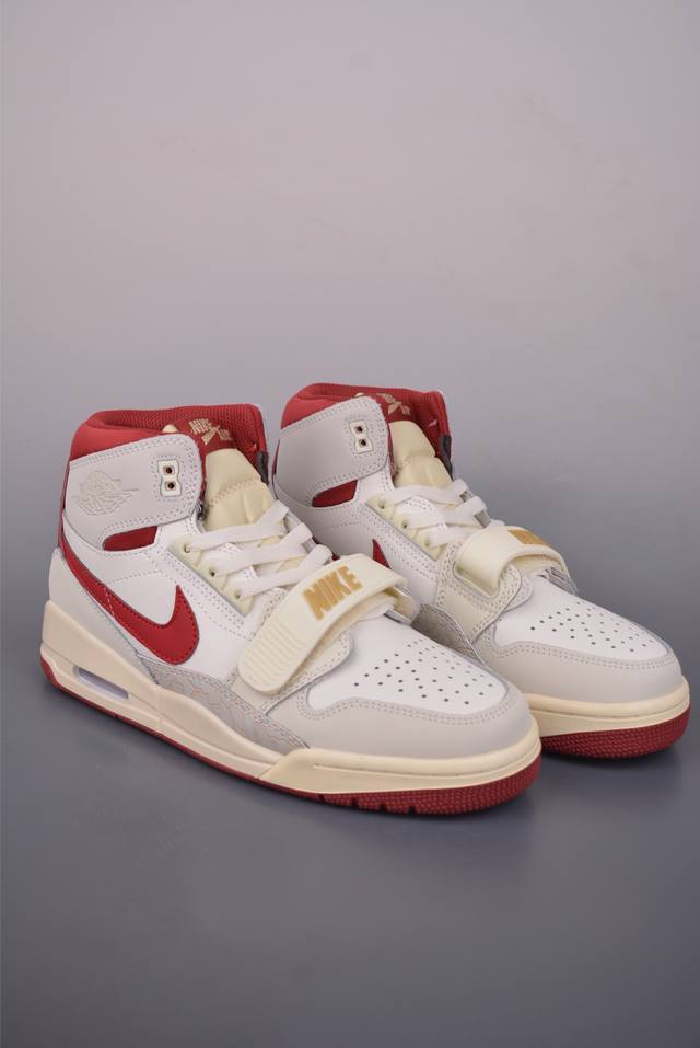 Air Jordan Legacy 312 官方货号：Iq9765 1612229 有着交错结合的设计，它的名字就展现出它所包含的鞋款元素，312 分别对应了