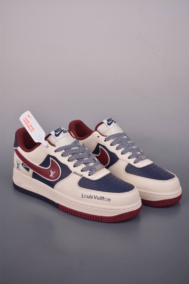 Nike Air Force 1 Low Lv联名 原楦头原纸板 打造纯正空军版型 专注外贸渠道 全掌内置蜂窝气垫 原盒配件 原厂中底钢印、拉帮完美 官方货号: