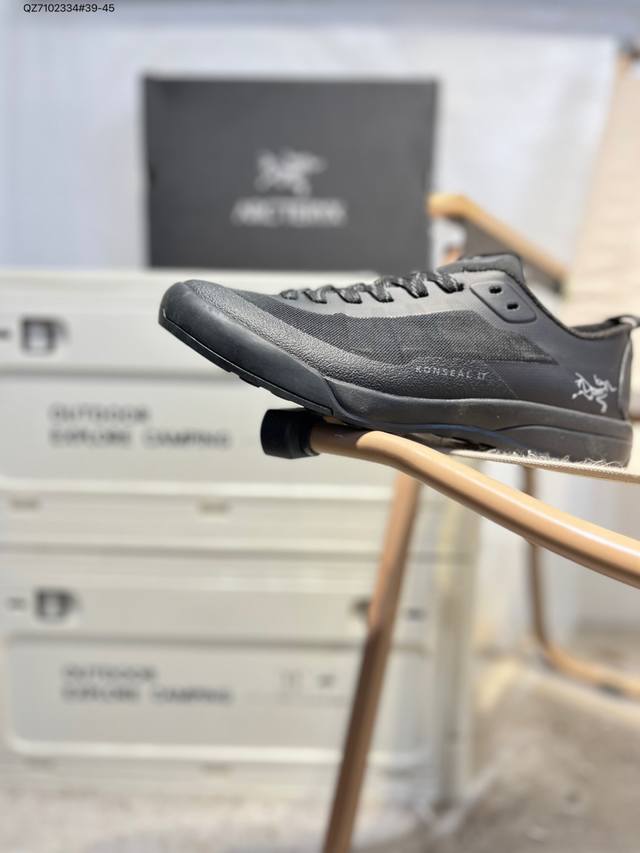 始祖鸟 Konseal Lt W覆盖透气男越野跑鞋 适合技术路线单日徒步穿着也可以一脚蹬穿法 Aeriosflgtx鞋受到长途野外跑步鞋的启发 适合在变化的地形